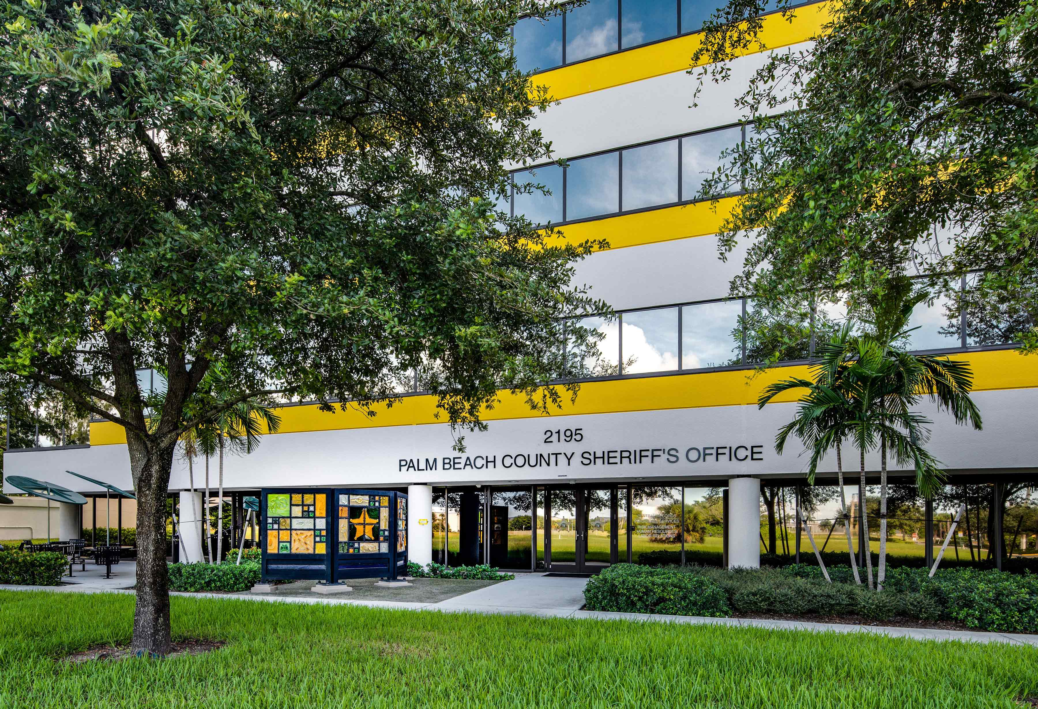 http://pbcauthor/fdo/art/SiteImages/Projects/Central%20County/Sherriff_Office%20%E2%80%93Administrative_Services/Sherriff_Office-01.jpg